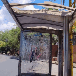 Mientras el SETP presume avances, ciudadanos denuncian abandono de paraderos
