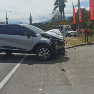 Motociclista resultó herido tras choque con camioneta en Picaleña