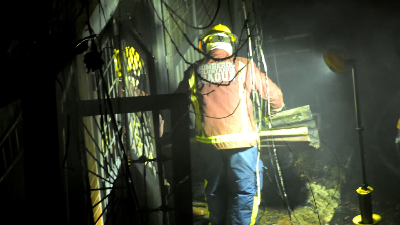 Incendio estructural destruyó cuatro viviendas en Ibagué Incendio estructural destruyó cuatro viviendas en Ibagué