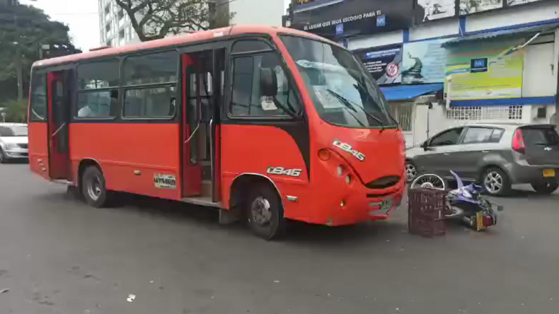 Motociclista resultó herido tras accidente con bus en el centro de Ibagué Motociclista resultó herido tras accidente con bus en el centro de Ibagué