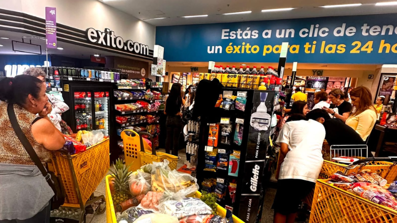 Sancionaron al Éxito por engañar a sus clientes Sancionaron al Éxito por engañar a sus clientes