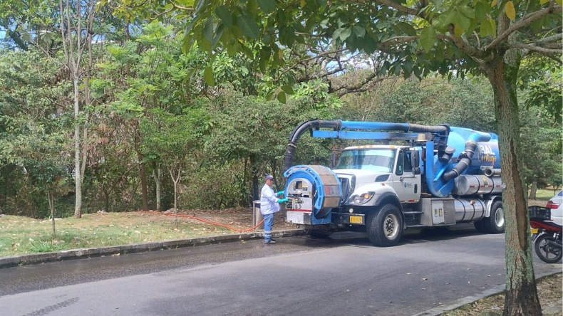 Operarios del IBAL habrían arrojado aguas residuales a la quebrada Opia Operarios del IBAL habrían arrojado aguas residuales a la quebrada Opia