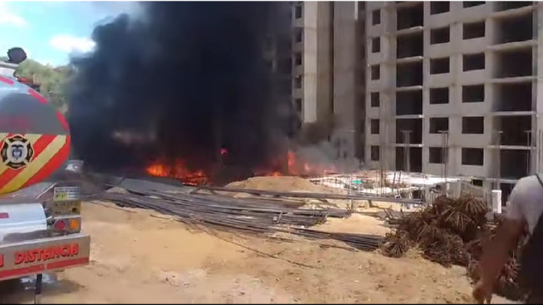 Incendio en obra civil de Melgar dejó millonarias pérdidas