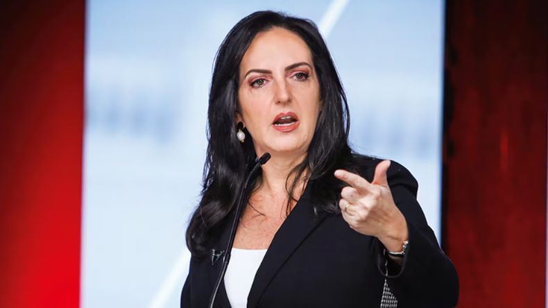 Petro ha gastado más de $14 billones en contratos de prestación de servicios: Cabal Petro ha gastado más de $14 billones en contratos de prestación de servicios: Cabal