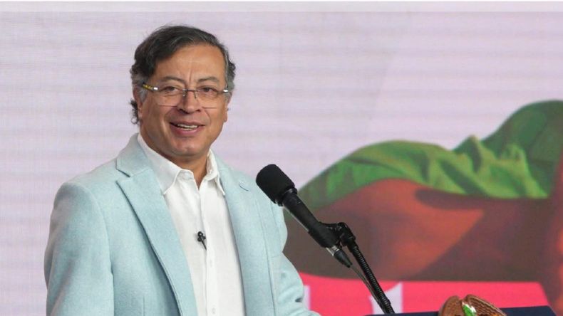 Petro acusa al Tolima de “robar” recursos del PAE sin presentar pruebas Petro acusa al Tolima de “robar” recursos del PAE sin presentar pruebas