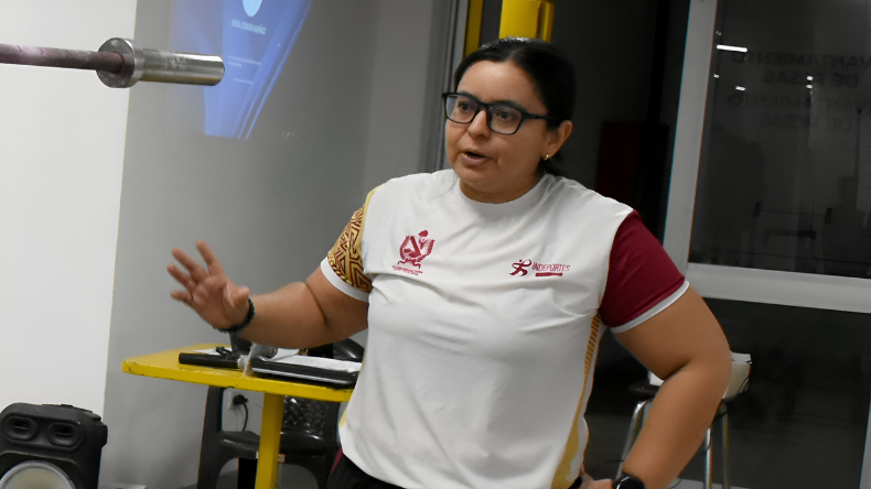 Entrenadora tolimense estará en la Selección Colombia de levantamiento de pesas Entrenadora tolimense estará en la Selección Colombia de levantamiento de pesas