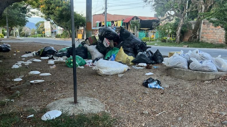 Camión de la basura no pasa hace tres días en el Totumo Camión de la basura no pasa hace tres días en el Totumo