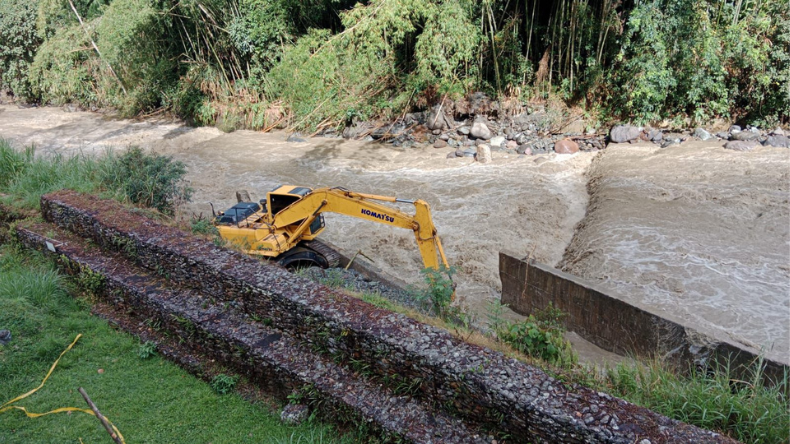 IBAL retoma captación de agua en el río Combeima IBAL retoma captación de agua en el río Combeima