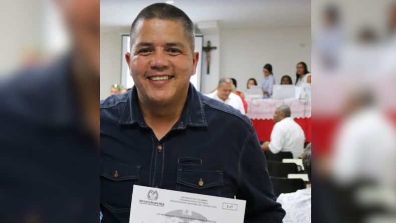 Asesinan a un funcionario mientras veía el partido de la Selección Colombia Asesinan a un funcionario mientras veía el partido de la Selección Colombia