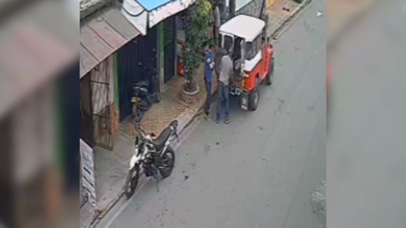 Un hombre en moto habría engañado y robado a un ciudadano en El Salado Un hombre en moto habría engañado y robado a un ciudadano en El Salado