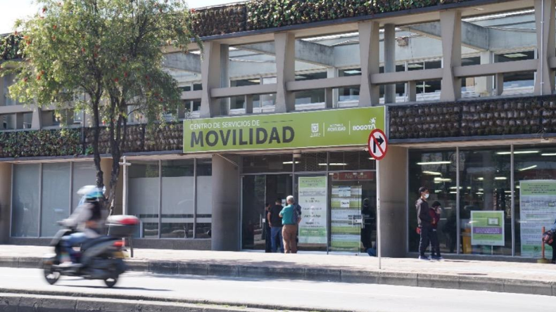 Congresista denunció fraudes en traspasos vehiculares en Bogotá Congresista denunció fraudes en traspasos vehiculares en Bogotá