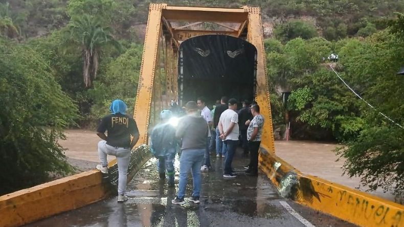 Cierre total en la vía Ortega – Guamo Cierre total en la vía Ortega – Guamo