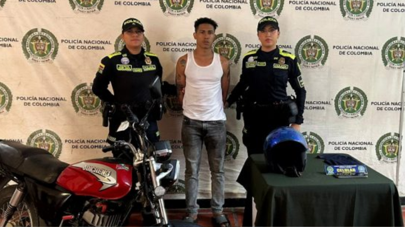 Se ofreció a llevar a una mujer en su moto y terminó abusándola Se ofreció a llevar a una mujer en su moto y terminó abusándola