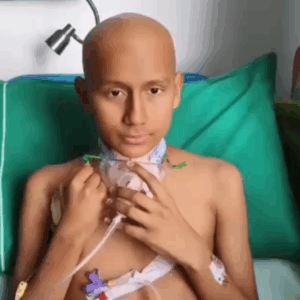 Un joven de 15 años busca apoyo para tratamiento contra el cáncer Un joven de 15 años busca apoyo para tratamiento contra el cáncer