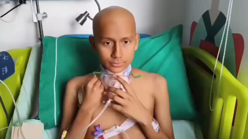 Un joven de 15 años busca apoyo para tratamiento contra el cáncer Un joven de 15 años busca apoyo para tratamiento contra el cáncer