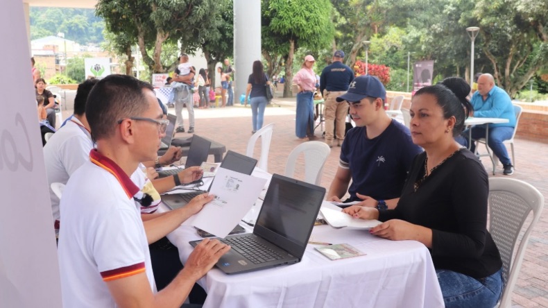 Supermercados y constructoras de Ibagué buscan trabajadores Supermercados y constructoras de Ibagué buscan trabajadores