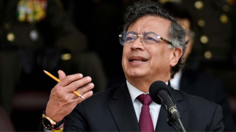 Petro denuncia desfalco en el FOMAG y critica crisis en salud de maestros Petro denuncia desfalco en el FOMAG y critica crisis en salud de maestros