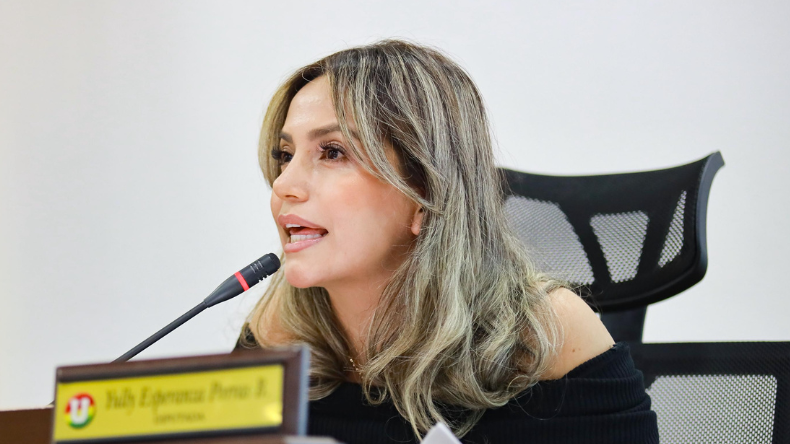 “El secretario de Educación debe aceptar que se equivocó”: Yully Porras “El secretario de Educación debe aceptar que se equivocó”: Yully Porras