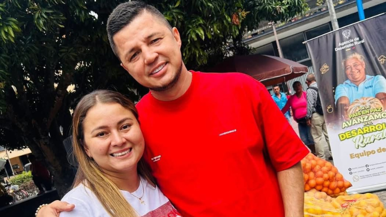 Le ponen la lupa a los contratos de empresa de papel que sería de concejal de Ibagué y su esposo Le ponen la lupa a los contratos de empresa de papel que sería de concejal de Ibagué y su esposo