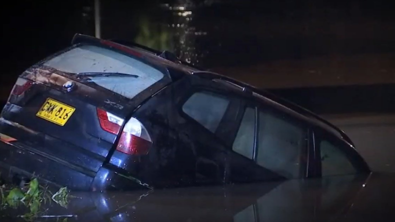 Adulto mayor se ahogó tras caer con su carro en un caño