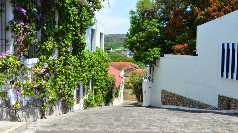 Honda recibió Medalla al Mérito Turístico Honda recibió Medalla al Mérito Turístico