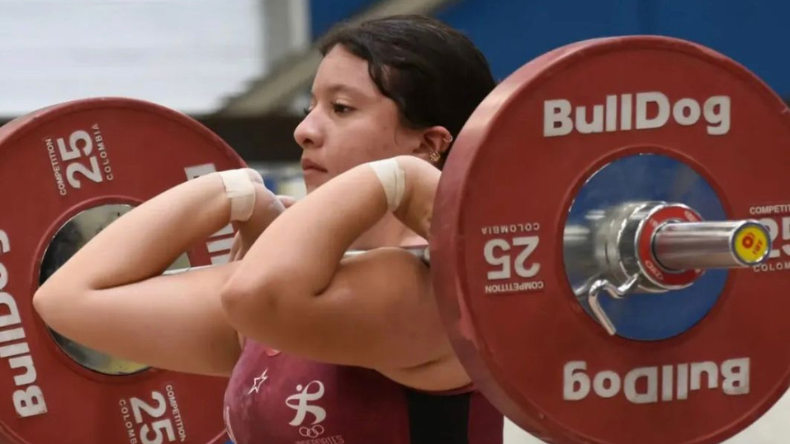 Talento tolimense: Valeria, la pesista de 14 años que destaca en el país Talento tolimense: Valeria, la pesista de 14 años que destaca en el país