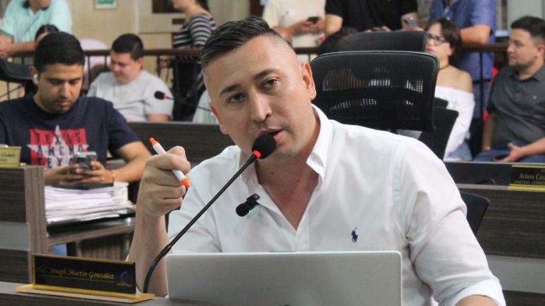 “En cinco años, la Alcaldía de Ibagué ha pagado $32.489 millones en intereses”: Joseph González “En cinco años, la Alcaldía de Ibagué ha pagado $32.489 millones en intereses”: Joseph González