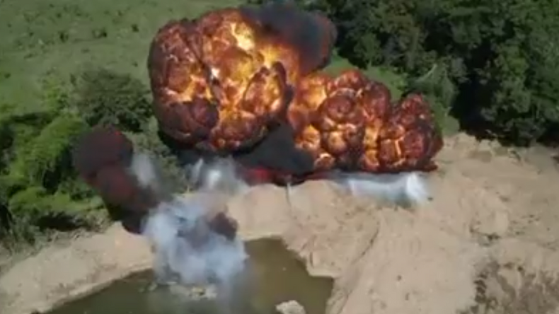 Destruyen maquinaria de disidencias usada para extraer oro ilegal en Ataco Destruyen maquinaria de disidencias usada para extraer oro ilegal en Ataco