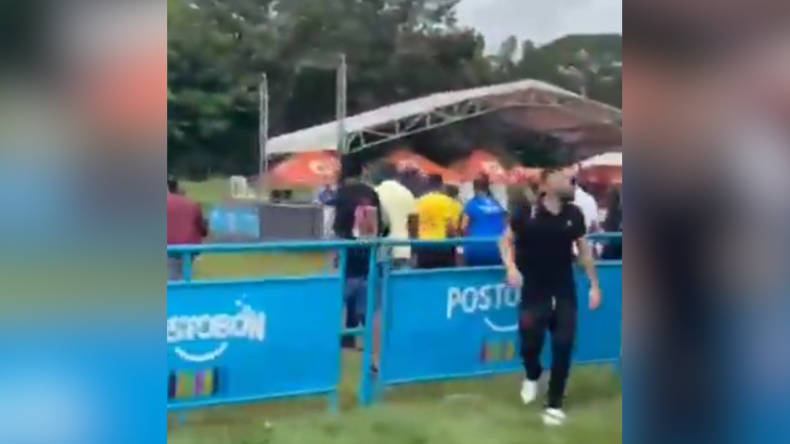 Padres y jugadores agredieron a árbitros durante partido en Popayán Padres y jugadores agredieron a árbitros durante partido en Popayán