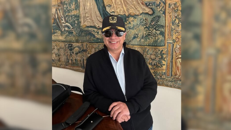 En plena crisis de seguridad, Petro publica luciendo sus gafas En plena crisis de seguridad, Petro publica luciendo sus gafas