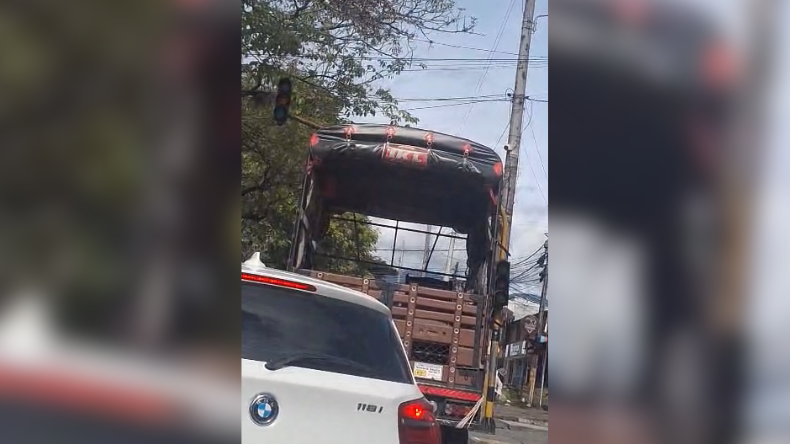 Avenida Ambalá sin semáforos: caos y accidentes Avenida Ambalá sin semáforos: caos y accidentes