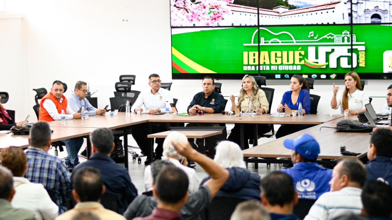 Transportadores encadenados no asistieron a reunión convocada por Aranda