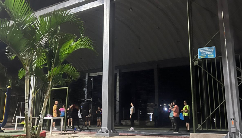 Deportistas de Onzaga a oscuras porque el contratista no pagó el servicio de energía