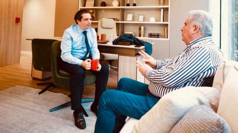 Jaime Yepes es ahora Liberal, luego que Hurtado se ‘hurtara’ el partido de la U Jaime Yepes es ahora Liberal, luego que Hurtado se ‘hurtara’ el partido de la U