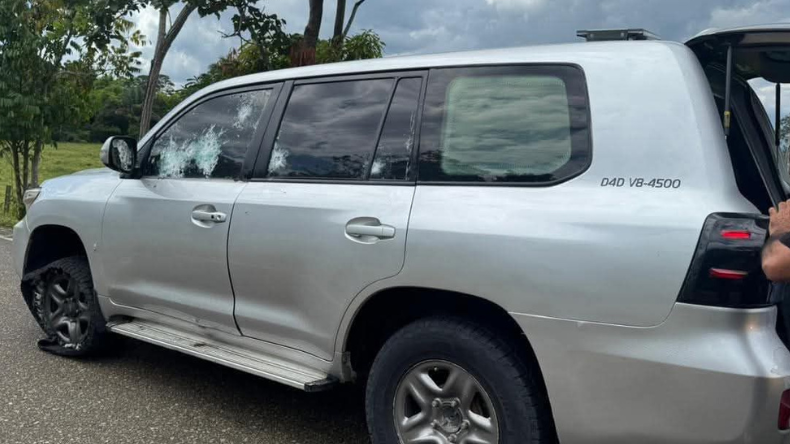 Caravana del Gobernador de Arauca fue atacada a disparos Caravana del Gobernador de Arauca fue atacada a disparos