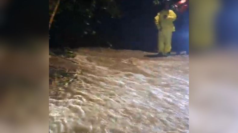 Autoridades atendieron emergencia en la vía al Cañón del Combeima Autoridades atendieron emergencia en la vía al Cañón del Combeima