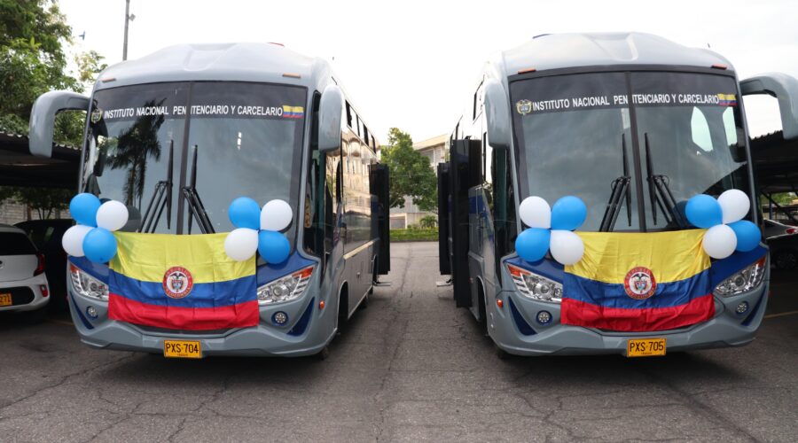 Entregan dos vehículos al Inpec para el traslado de privados de la libertad en Ibagué