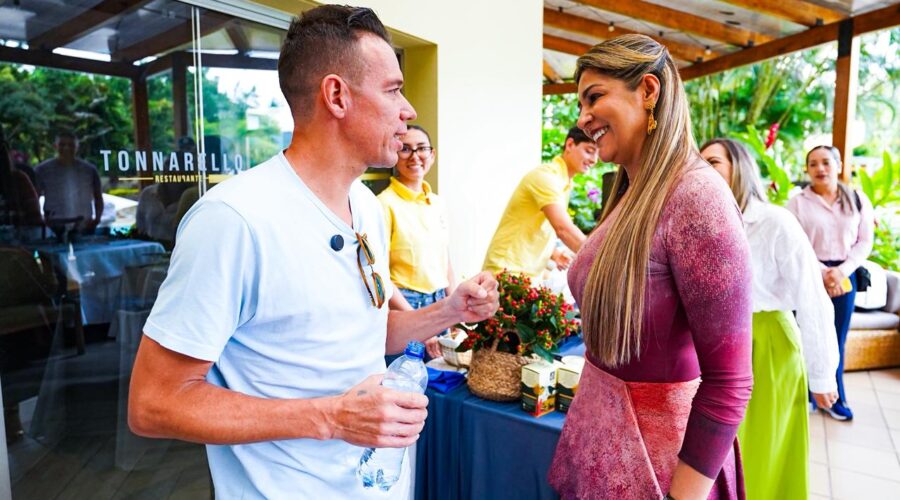 ‘Rigo’ llegó a Ibagué y sostuvo encuentro con la gobernadora Adriana Matiz ‘Rigo’ llegó a Ibagué y sostuvo encuentro con la gobernadora Adriana Matiz