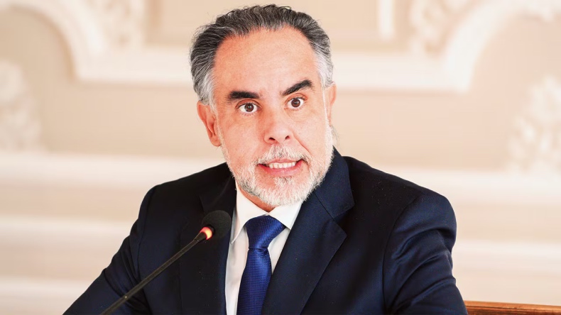 Benedetti cuestiona a la oposición y defiende indicadores económicos del Gobierno