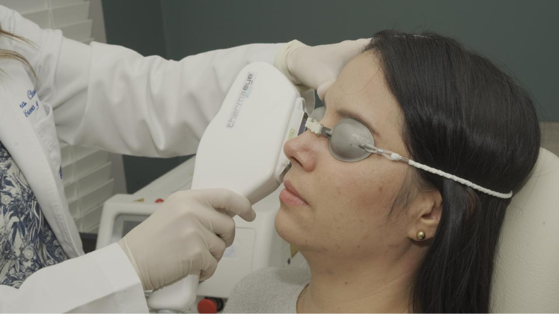 ¿Pasa mucho tiempo frente a pantallas? Esta es la enfermedad que puede desarrollar ¿Pasa mucho tiempo frente a pantallas? Esta es la enfermedad que puede desarrollar