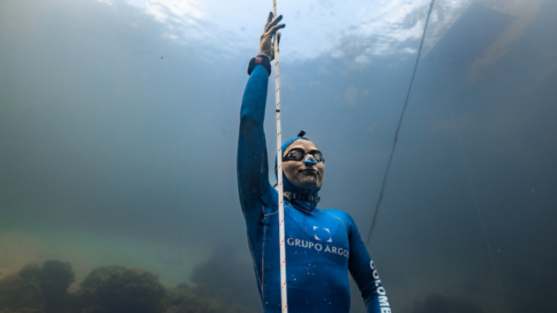 Así logró una apneista colombiana romper un récord panamericano Así logró una apneista colombiana romper un récord panamericano