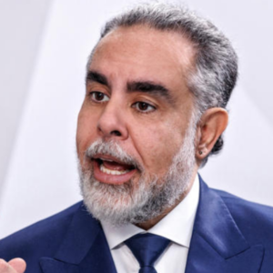 Benedetti denunció que le negaron la medicina prepagada a él y su familia