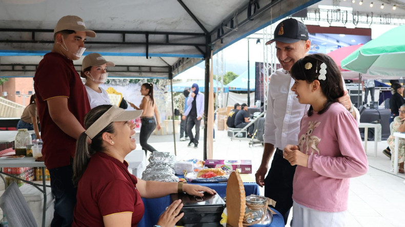 Más de 30 emprendimientos participaron en Ibagué Vamos de Compras Más de 30 emprendimientos participaron en Ibagué Vamos de Compras