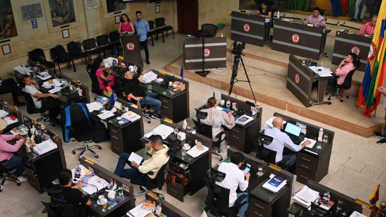 Aplazan elección de contralor de Ibagué por ausencia de uno de los candidatos Aplazan elección de contralor de Ibagué por ausencia de uno de los candidatos