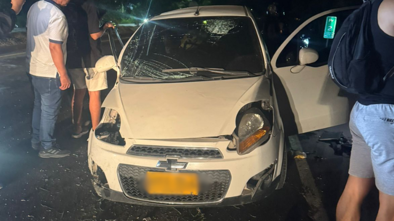 Conductor, al parecer ebrio y a alta velocidad, chocó en la Casa de la Moneda Conductor, al parecer ebrio y a alta velocidad, chocó en la Casa de la Moneda