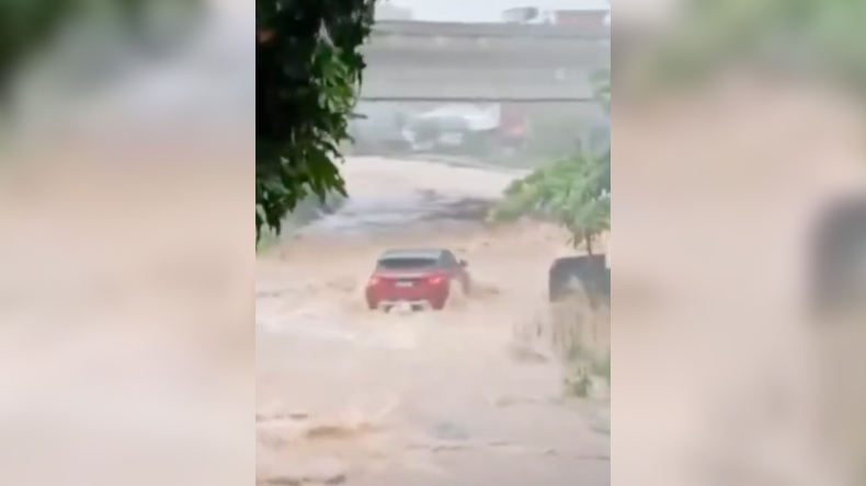 Tres miembros de una familia murieron tras ser arrastrados por una corriente Tres miembros de una familia murieron tras ser arrastrados por una corriente