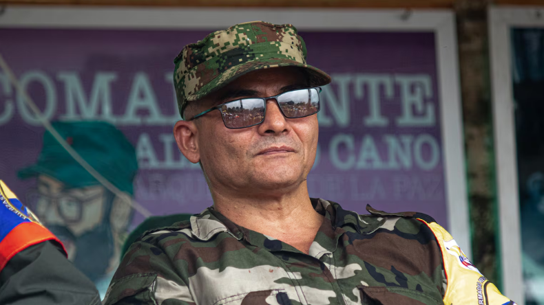 Fiscalía ordena capturar a ‘Iván Mordisco’ por genocidio contra el pueblo Nasa Fiscalía ordena capturar a ‘Iván Mordisco’ por genocidio contra el pueblo Nasa