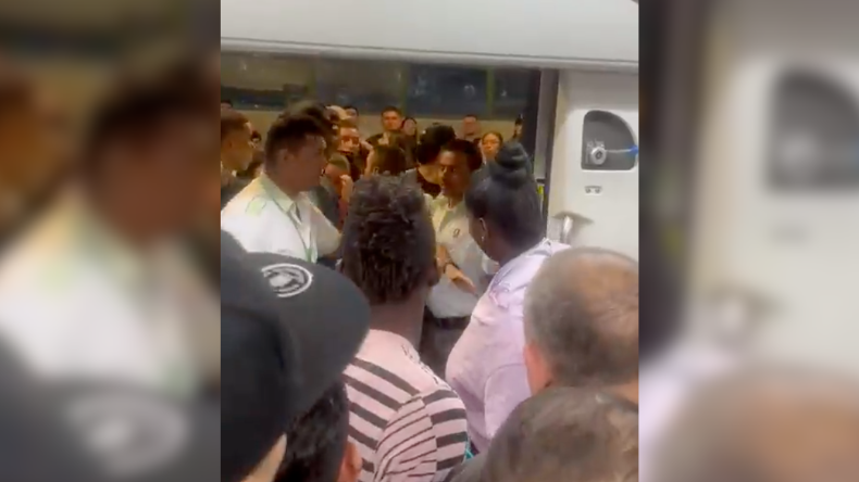 Pelea dentro de un vagón del Metro de Medellín dejó una mujer lesionada Pelea dentro de un vagón del Metro de Medellín dejó una mujer lesionada