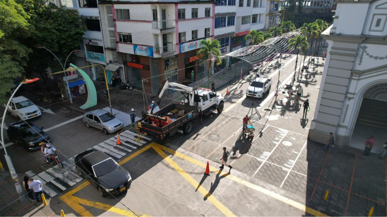 La carrera Tercera de Ibagué fue decorada con un millón de luces para esta Navidad La carrera Tercera de Ibagué fue decorada con un millón de luces para esta Navidad