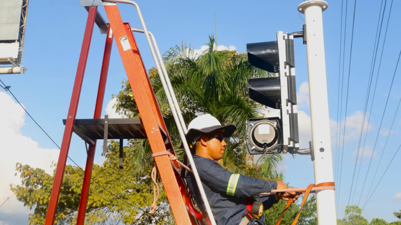 Inician obras de semaforización en principales vías de Ibagué Inician obras de semaforización en principales vías de Ibagué